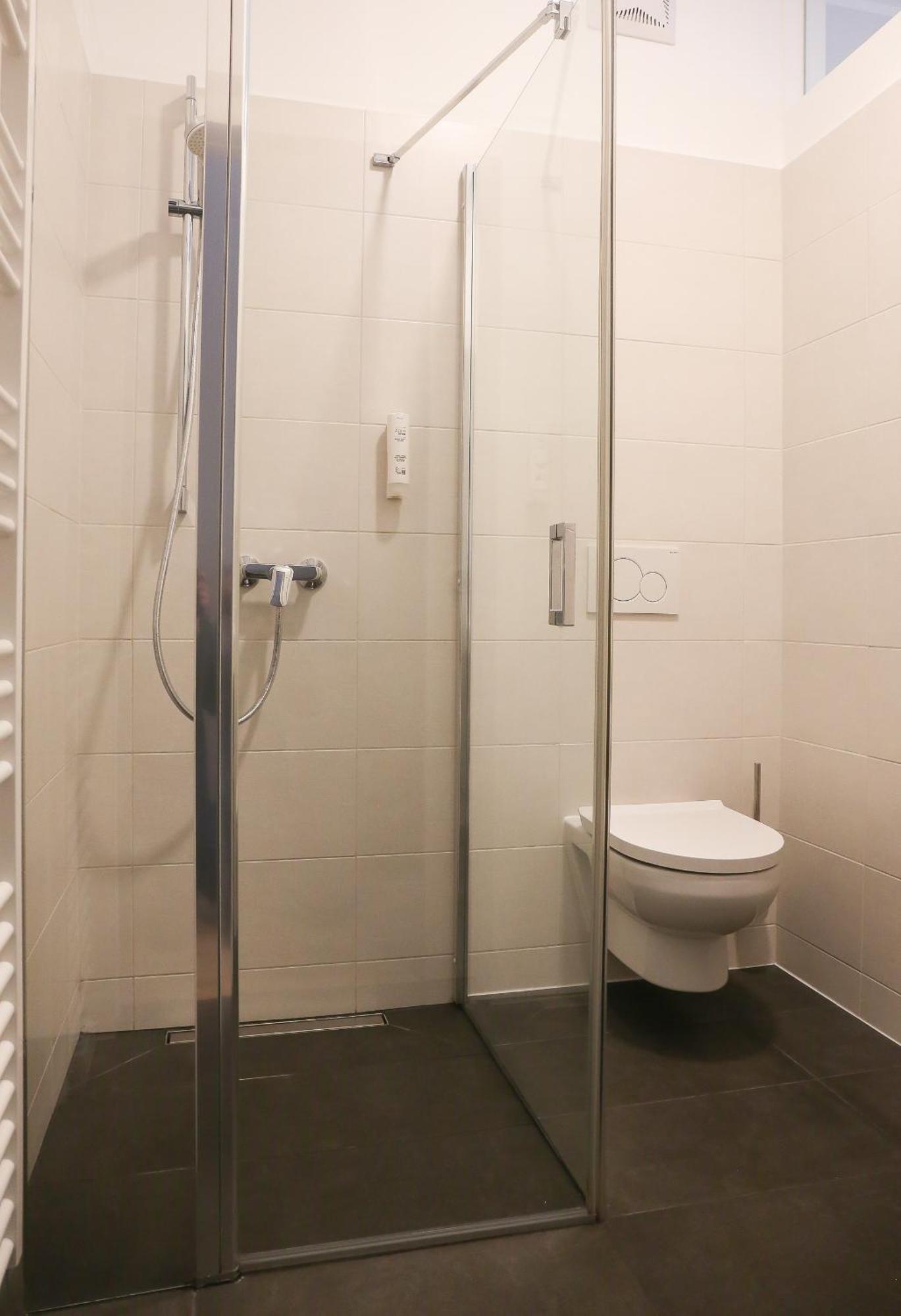 23-Hotel Schwadorf bei Wien Esterno foto