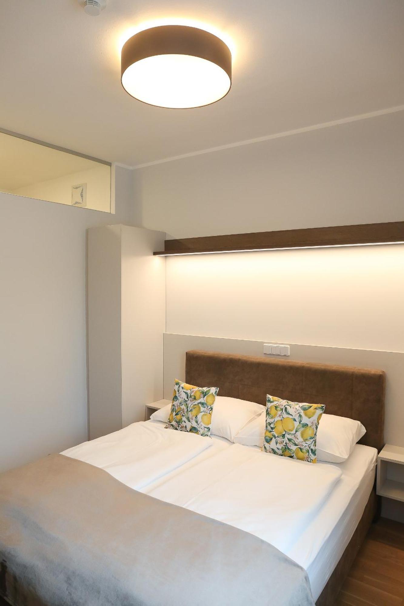 23-Hotel Schwadorf bei Wien Esterno foto
