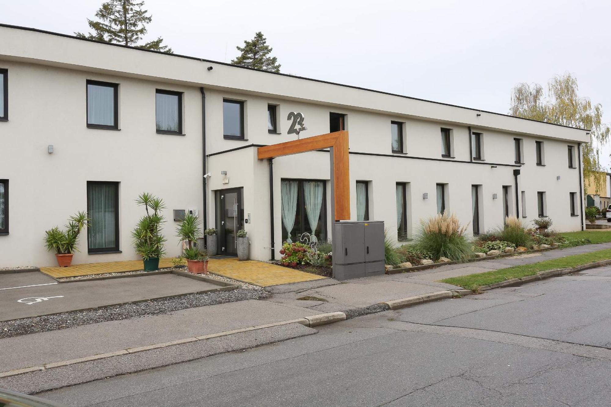 23-Hotel Schwadorf bei Wien Esterno foto